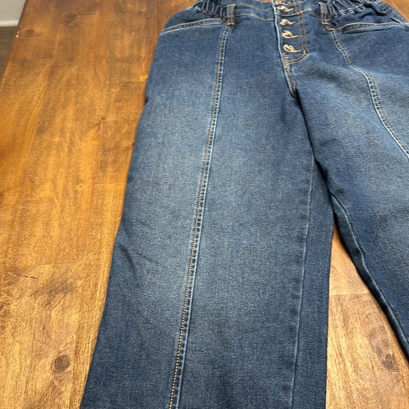 TIME AND TRU JEANS - Picture 3 of 4